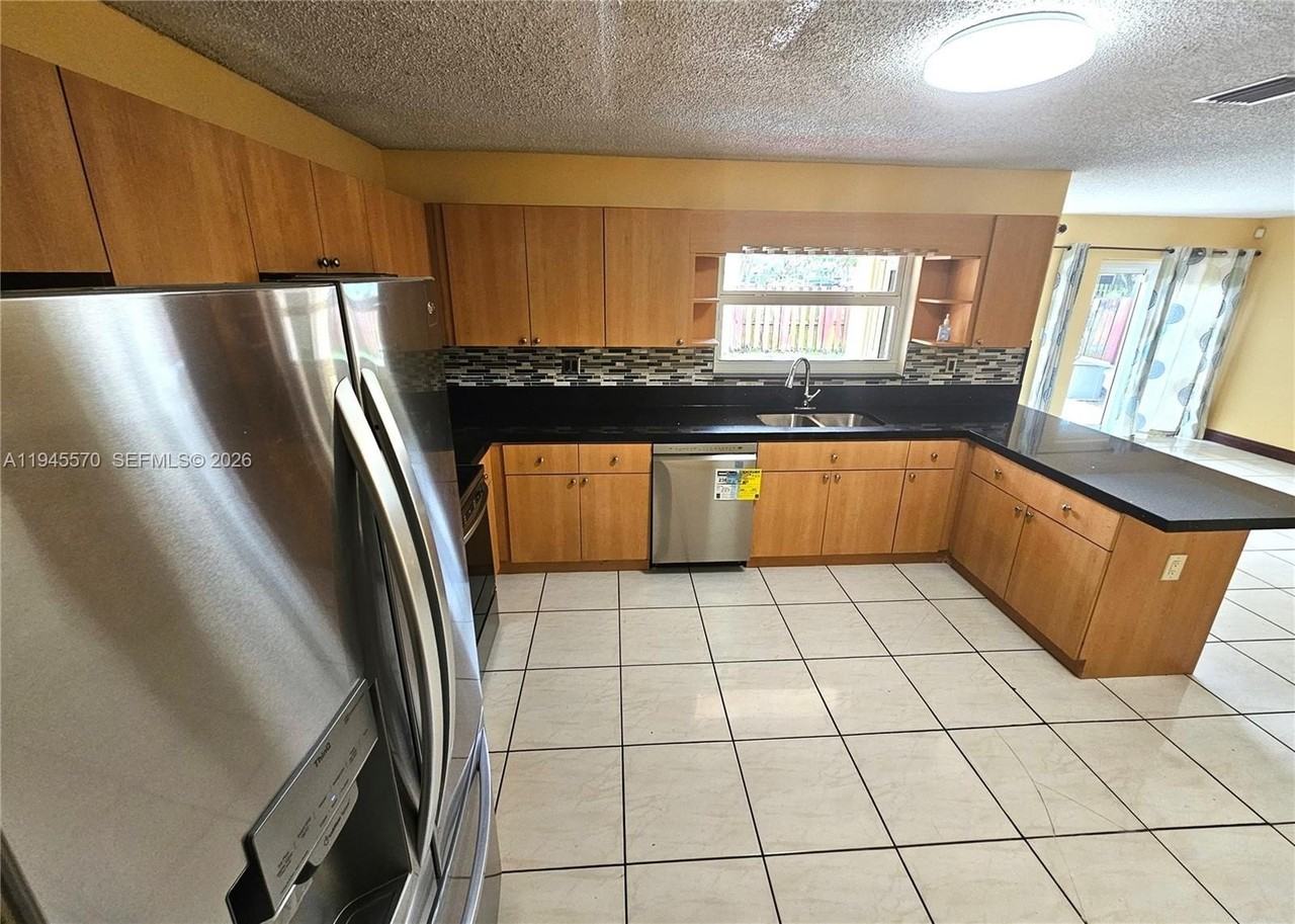 11025 Sw 156th Pl #11025 - Photo 5 of 23