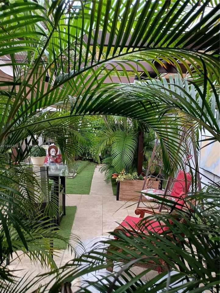 7421 Carlyle Ave #3 - Photo 2 of 9