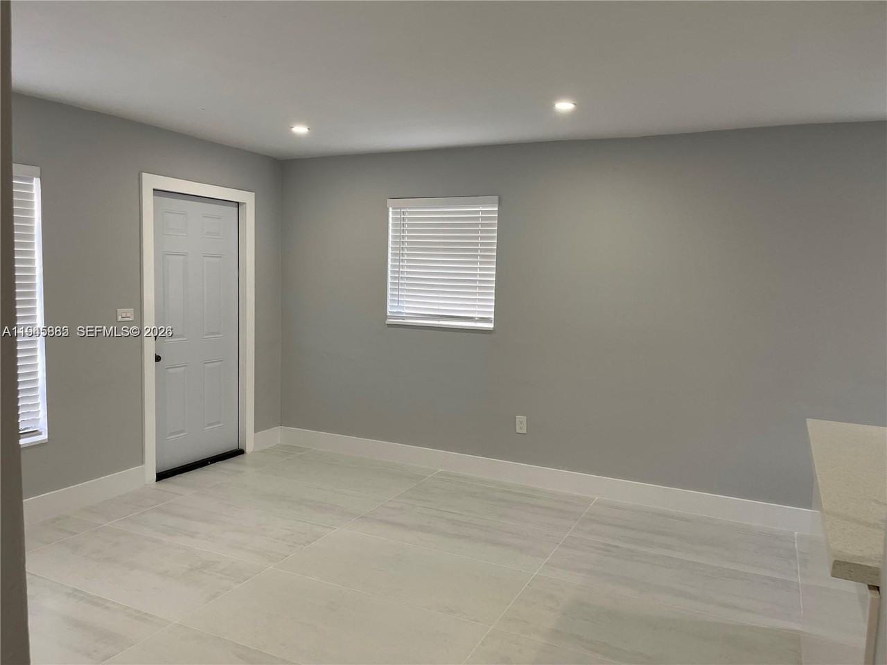 1541 N 71st Ter #1541 - Photo 5 of 23