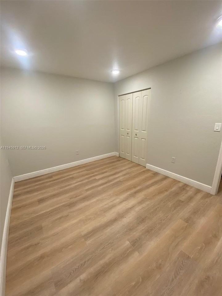 17255 Sw 95th Ave #104 - Photo 7 of 8