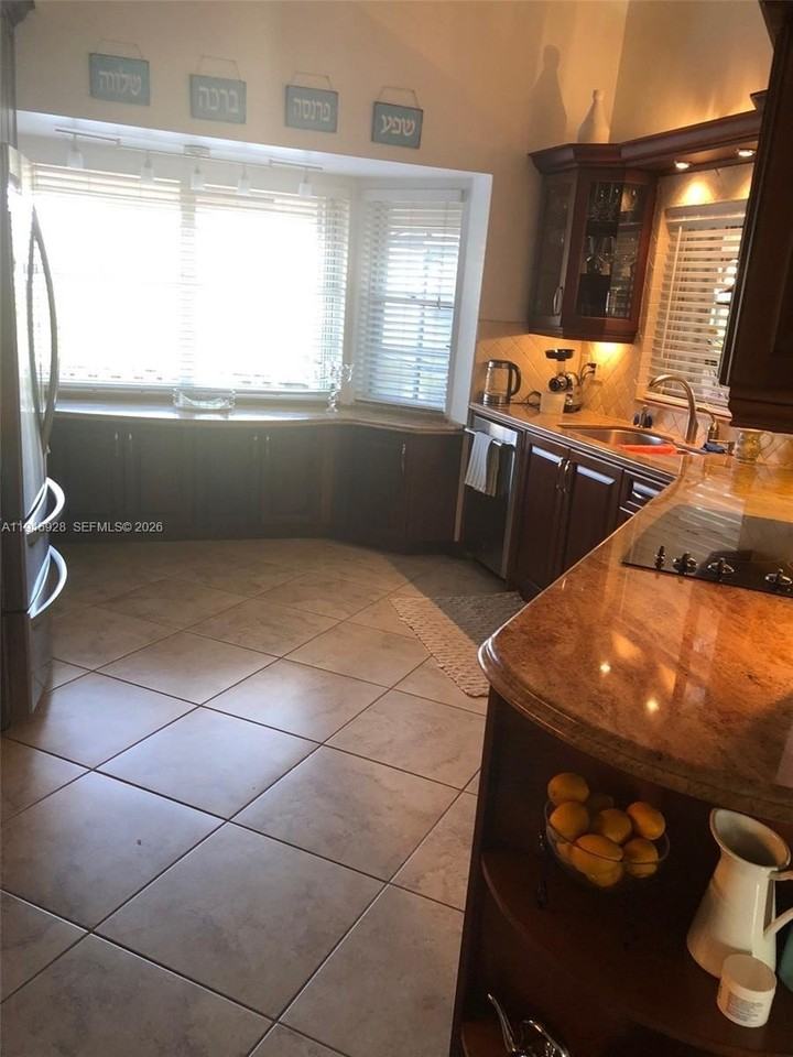 3100 Nw 122nd Ave - Photo 7 of 20