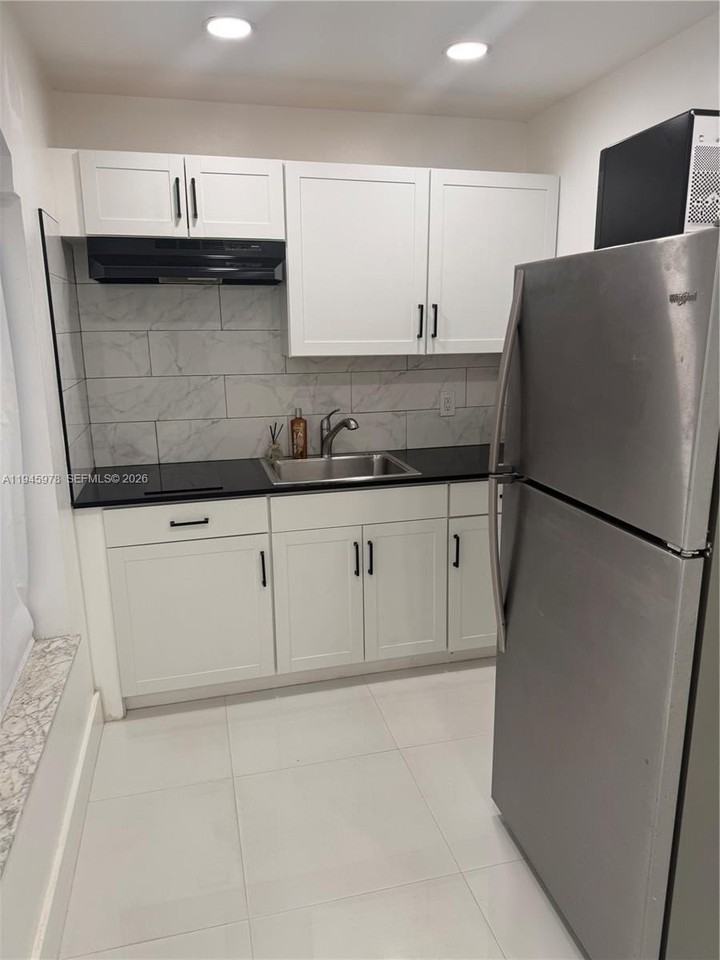 14320 Sw 147th Ct #E1 - Photo 5 of 8