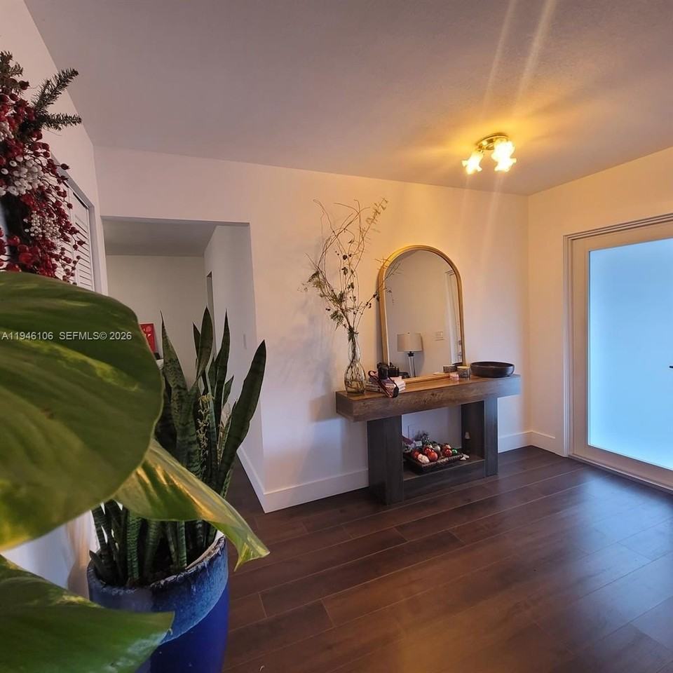 19930 Sw 118th Pl - Photo 7 of 37