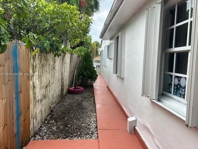 3361 Nw 16th St #B - Photo 5 of 12