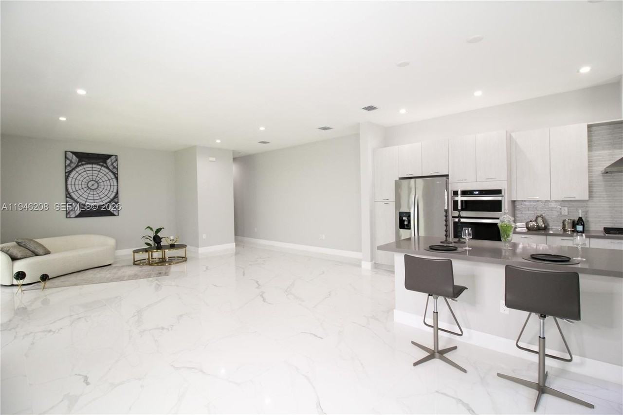 4349 Nw 81st Ave #4349 - Photo 3 of 31