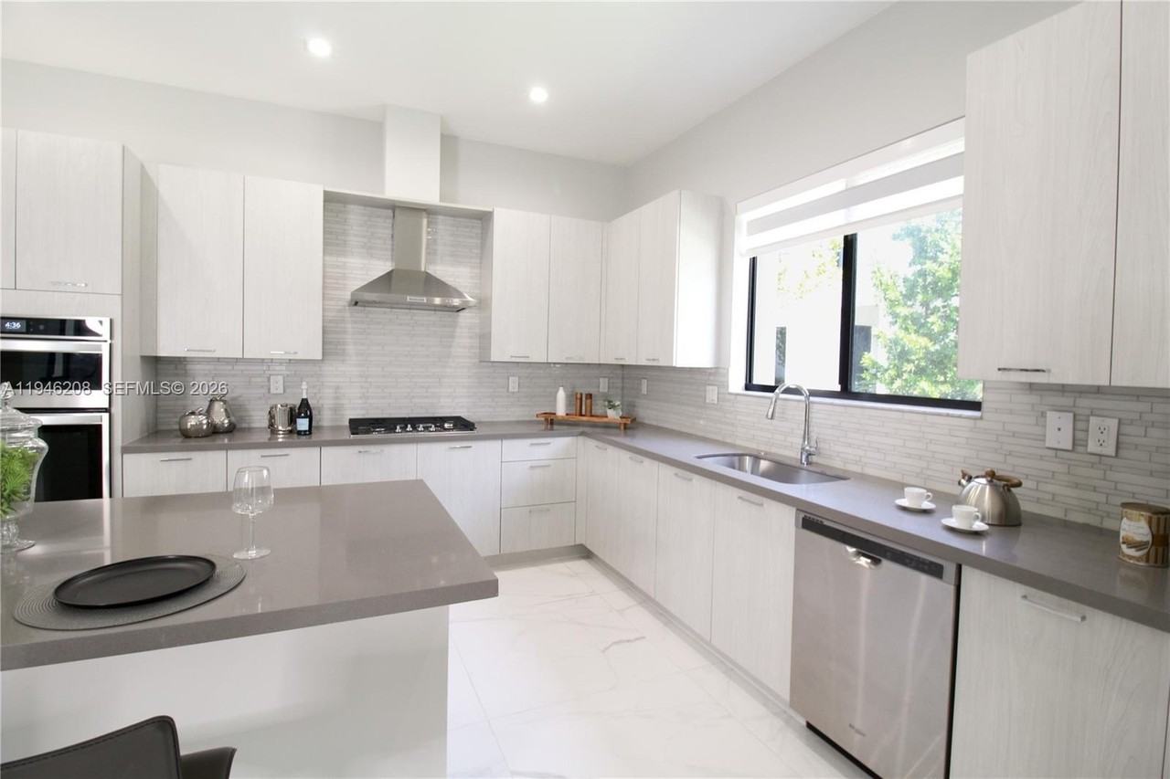 4349 Nw 81st Ave #4349 - Photo 7 of 31