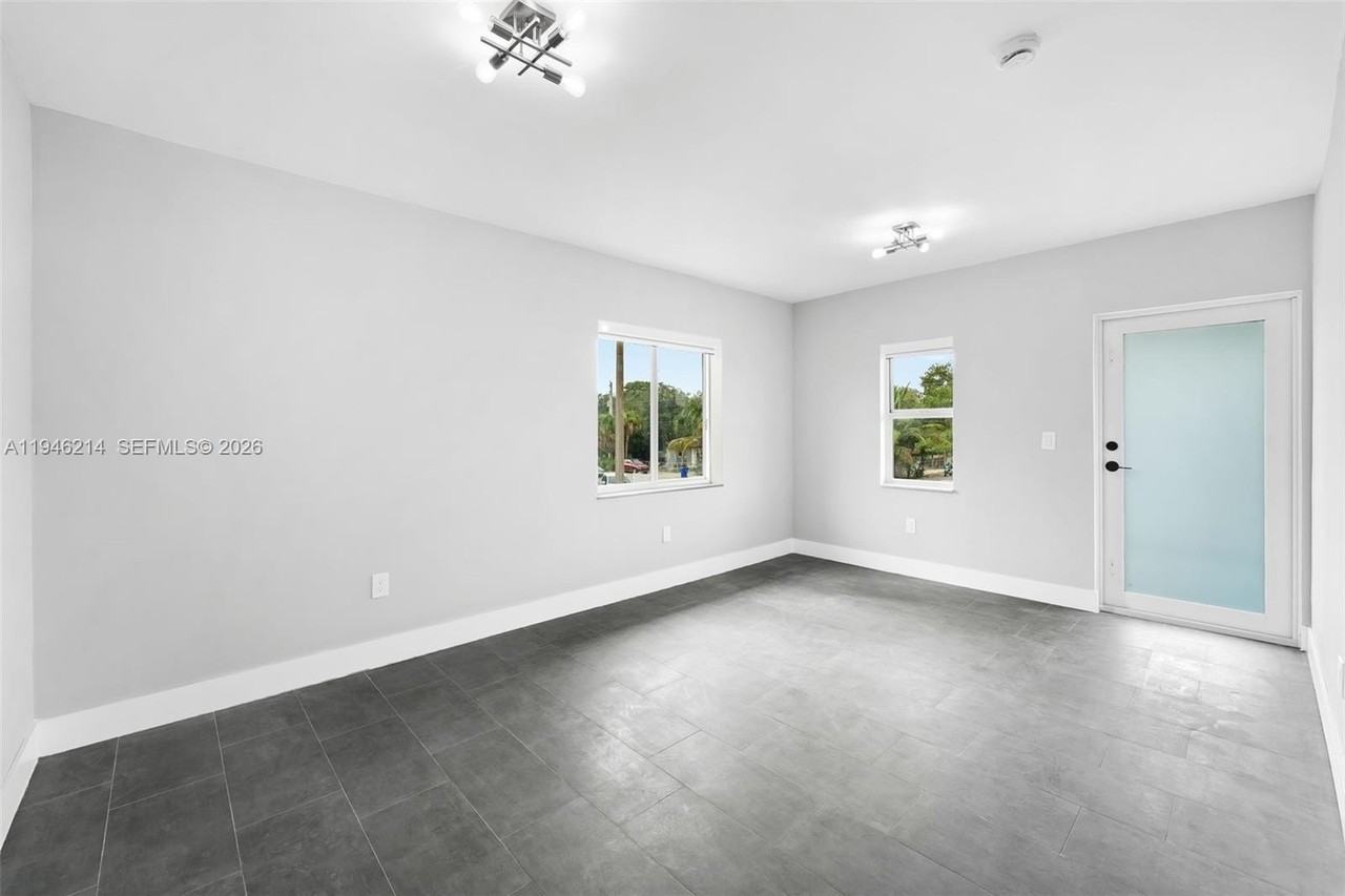 2363 Nw 15th St #2363 - Photo 6 of 24