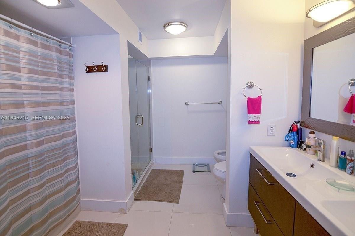 170 Ocean Lane Dr #702 - Photo 7 of 21