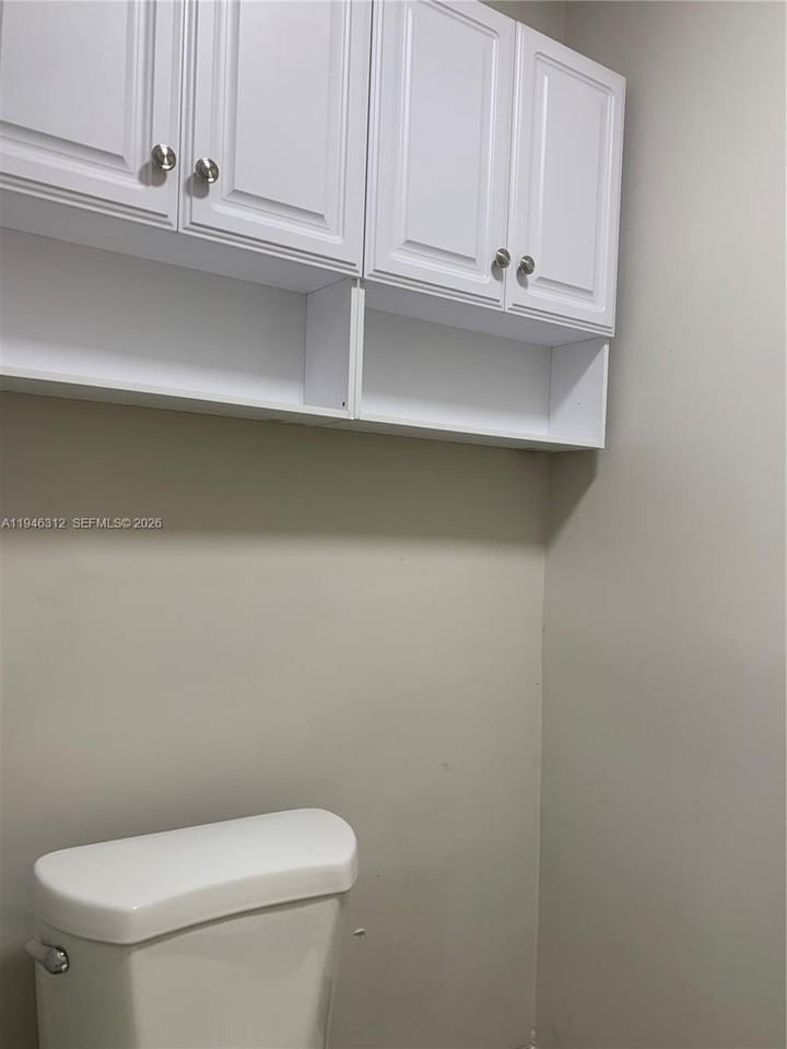 821 Sw 29th Ct #5 - Photo 7 of 10