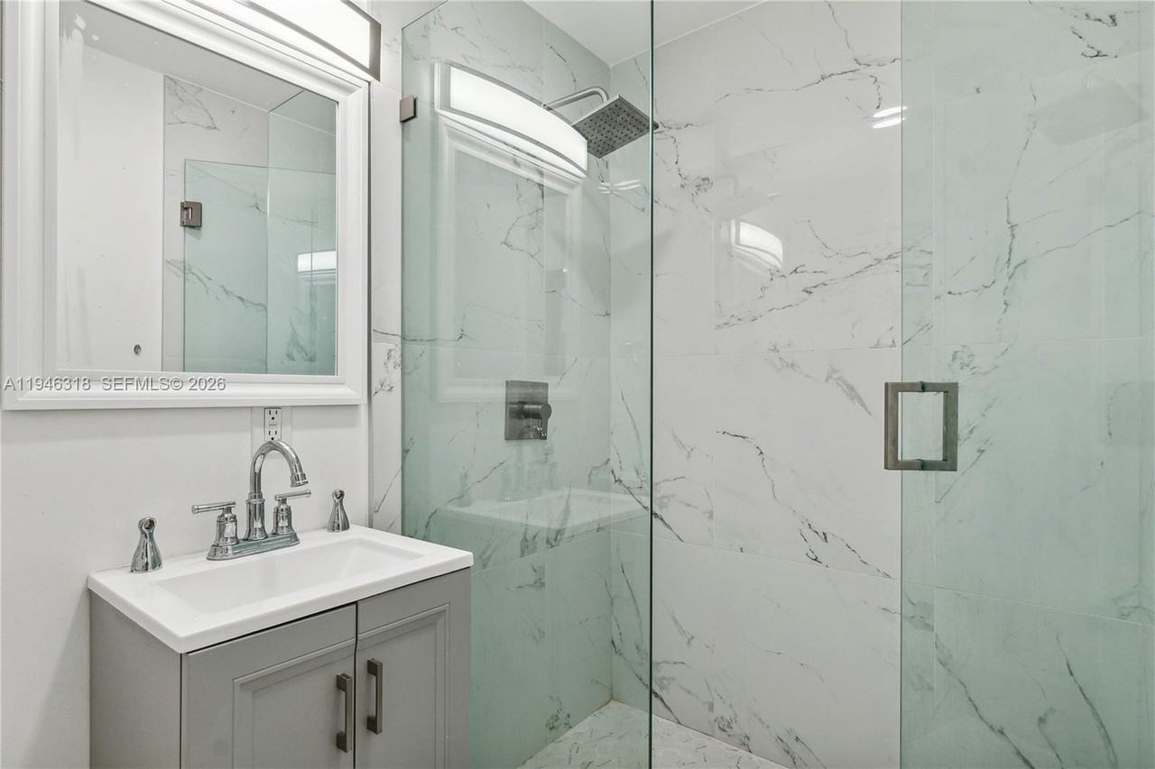 8020 Crespi Blvd #2 - Photo 4 of 13