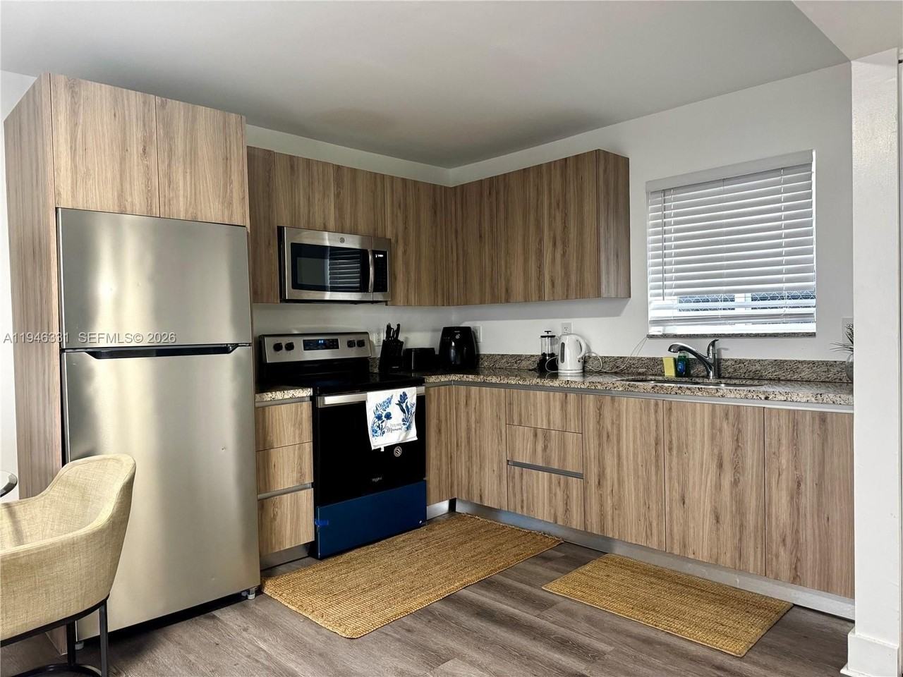 1684 Sw 10th St #5 - Photo 5 of 10