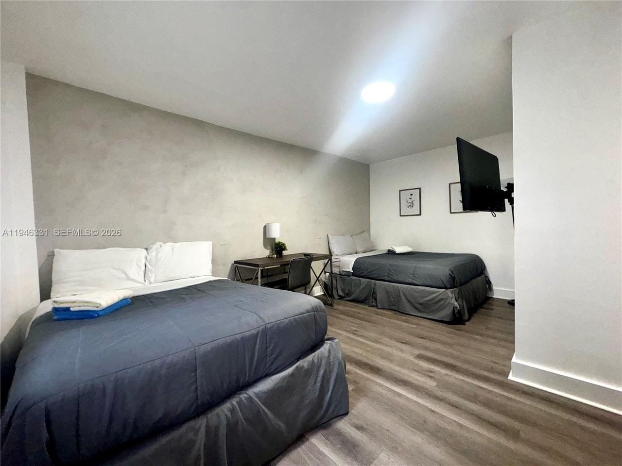 1684 Sw 10th St #5 - Photo 7 of 10