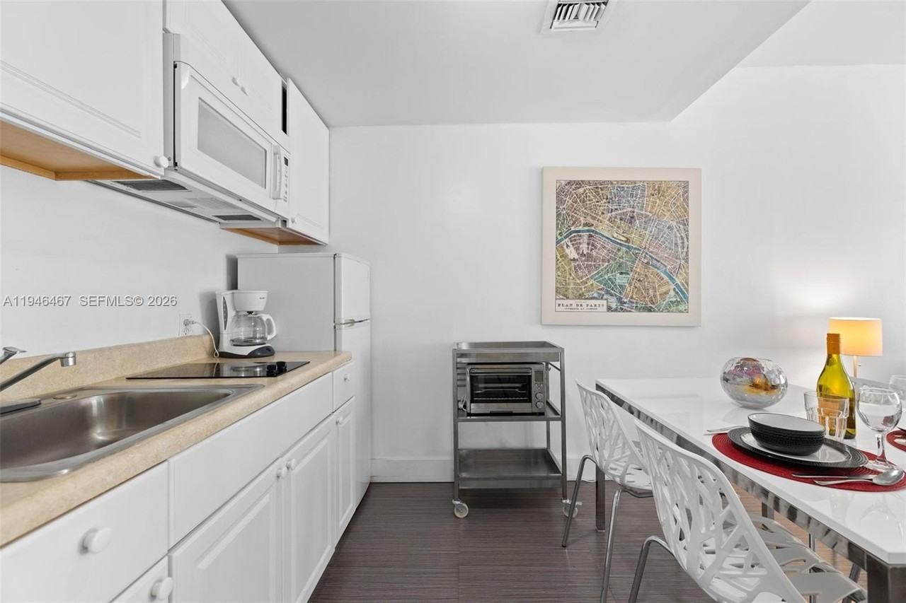 530 Ocean Dr #108 - Photo 6 of 30