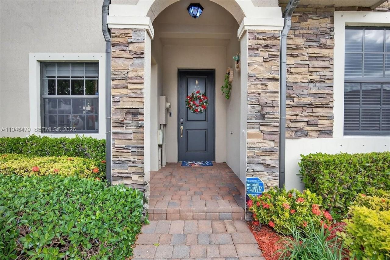 11527 Sw 248th Ln - Photo 3 of 15