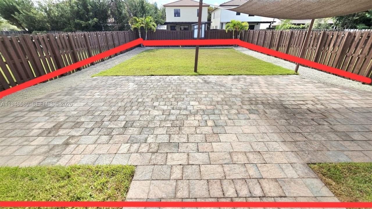 10032 Nw 87th Ter - Photo 2 of 50