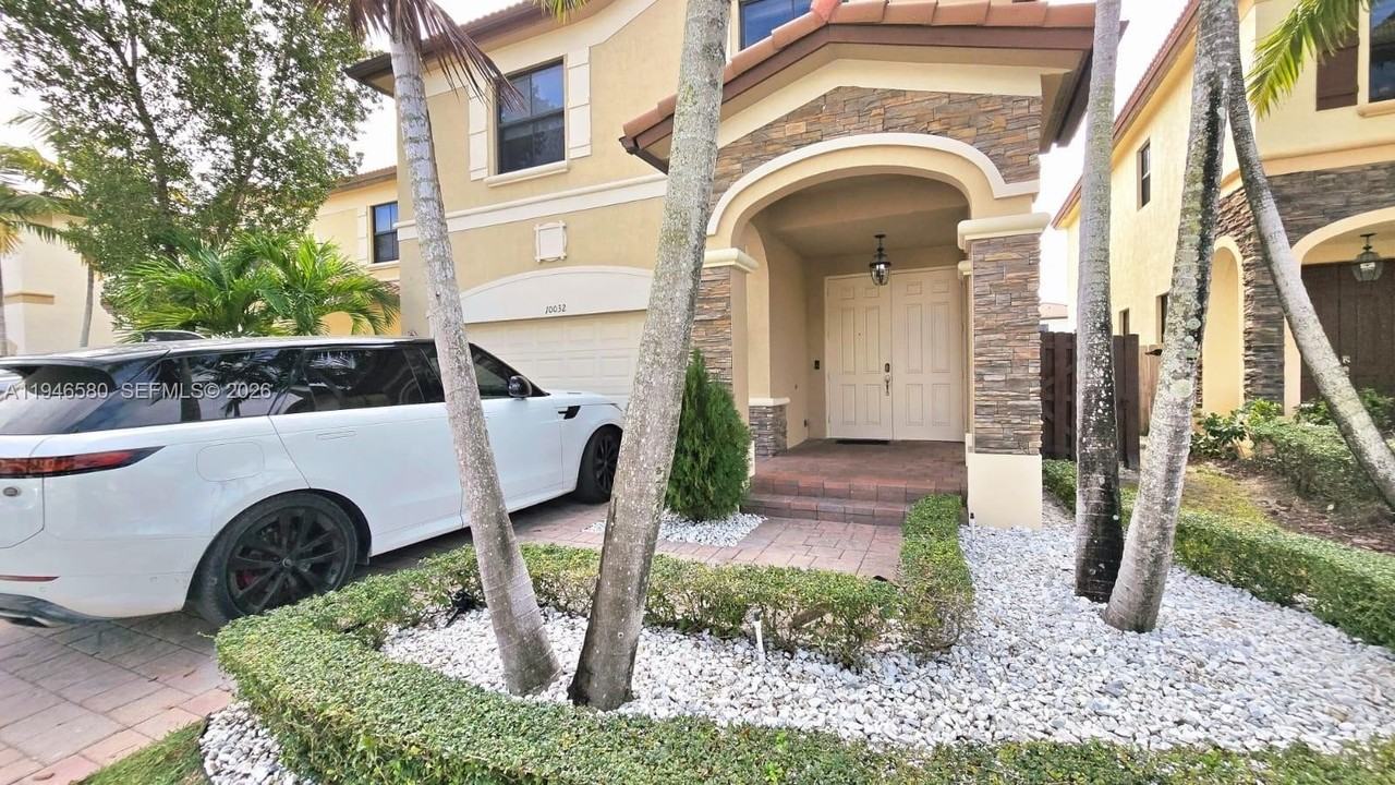 10032 Nw 87th Ter - Photo 6 of 50