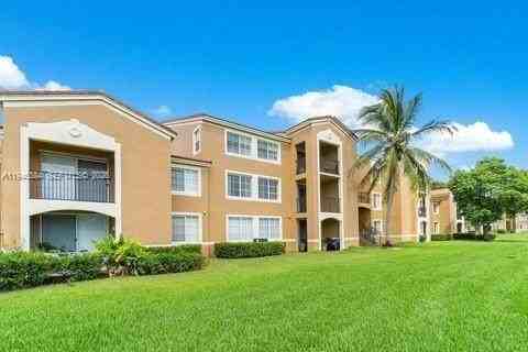 7930 N Nob Hill Rd #204