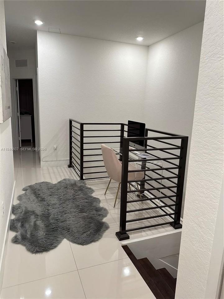 507 Sw 91st Ct #507 - Photo 5 of 15