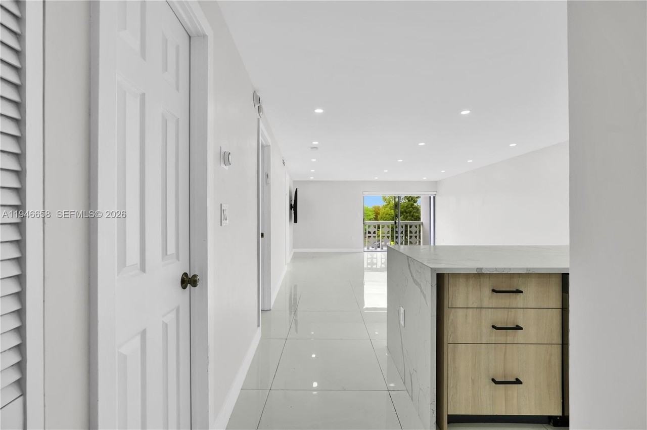 4141 Nautilus Dr #3F - Photo 4 of 21