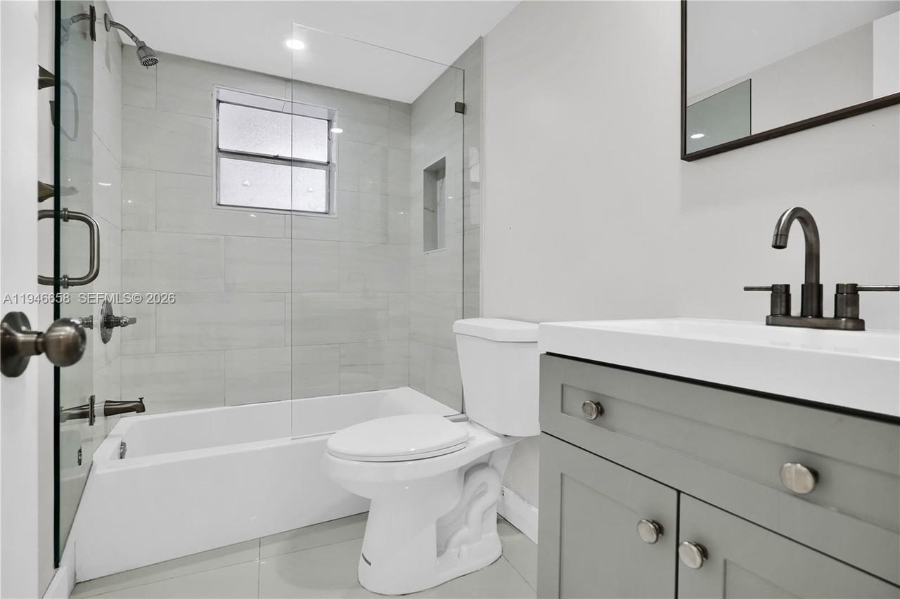 4141 Nautilus Dr #3F - Photo 6 of 21