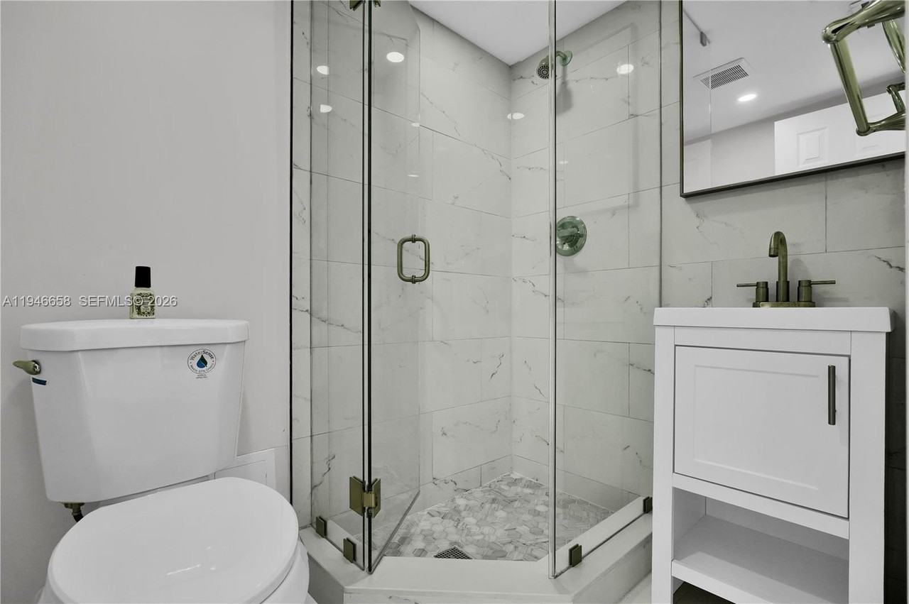 4141 Nautilus Dr #3F - Photo 7 of 21