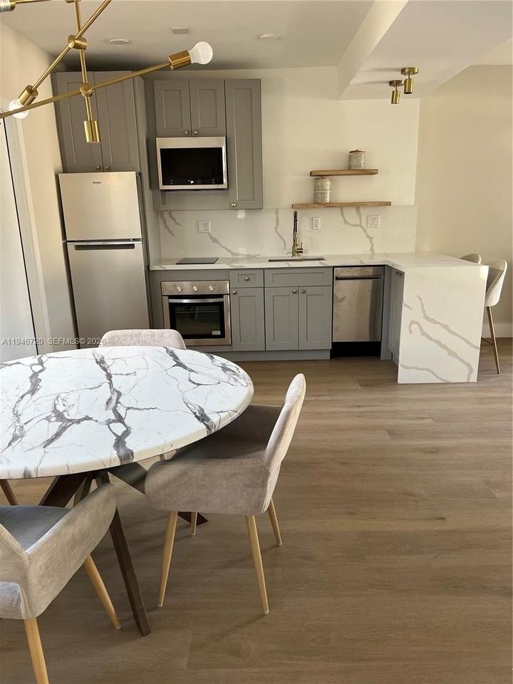 1129 Ne 111th St #1 - Photo 5 of 30