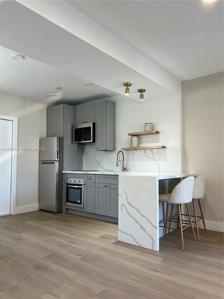 1129 Ne 111th St #1 - Photo 6 of 30