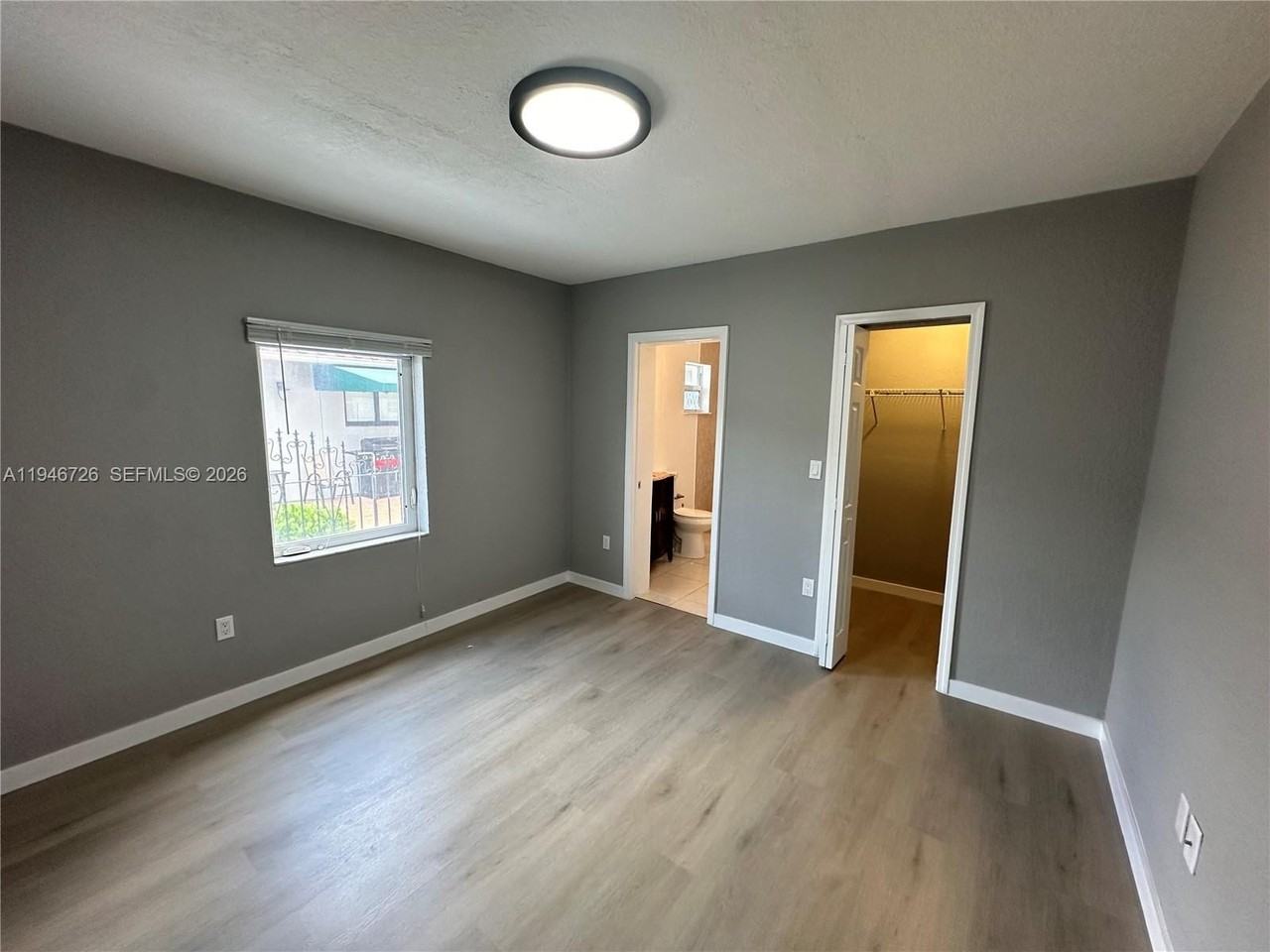 1436 Sw 21st St #1 - Photo 5 of 8