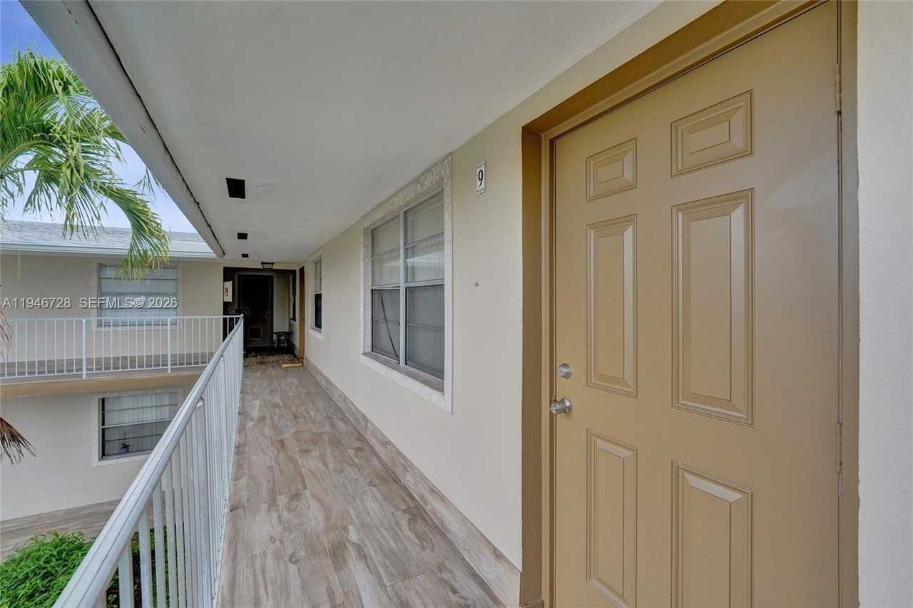 111 Se 4th Ave #9 - Photo 4 of 20