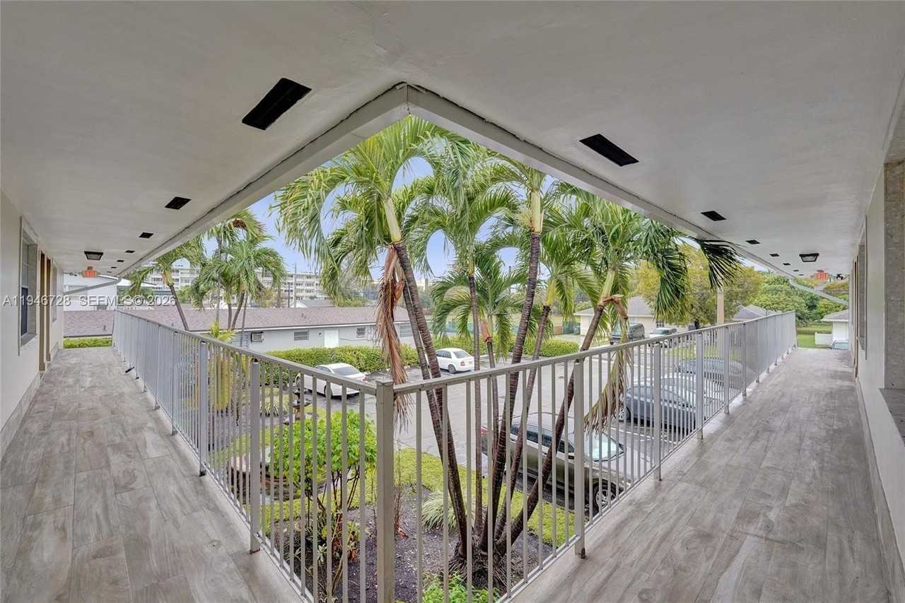 111 Se 4th Ave #9 - Photo 6 of 20