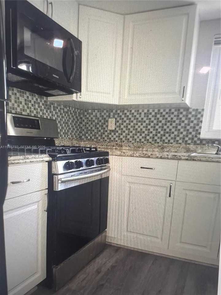 6877 Nw 30th St #5 - Photo 3 of 12