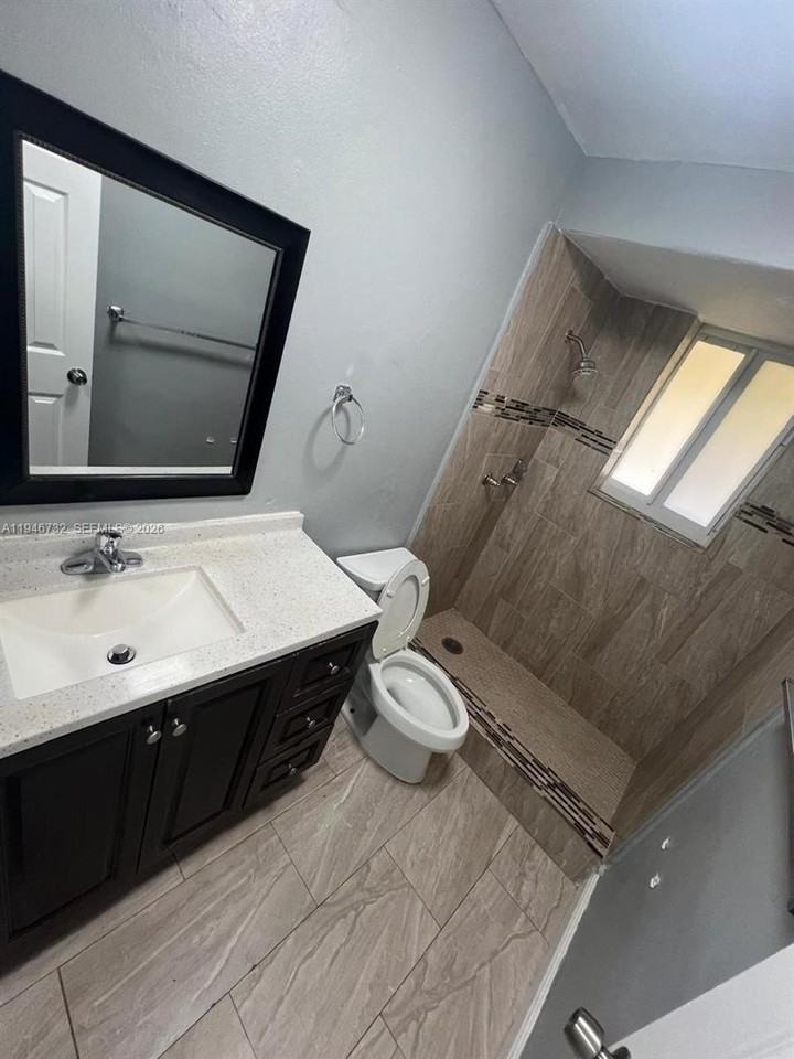 6877 Nw 30th St #5 - Photo 7 of 12