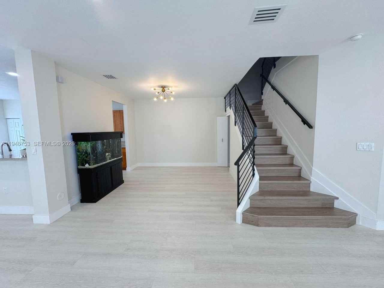 11400 Nw 75th Ter - Photo 7 of 50