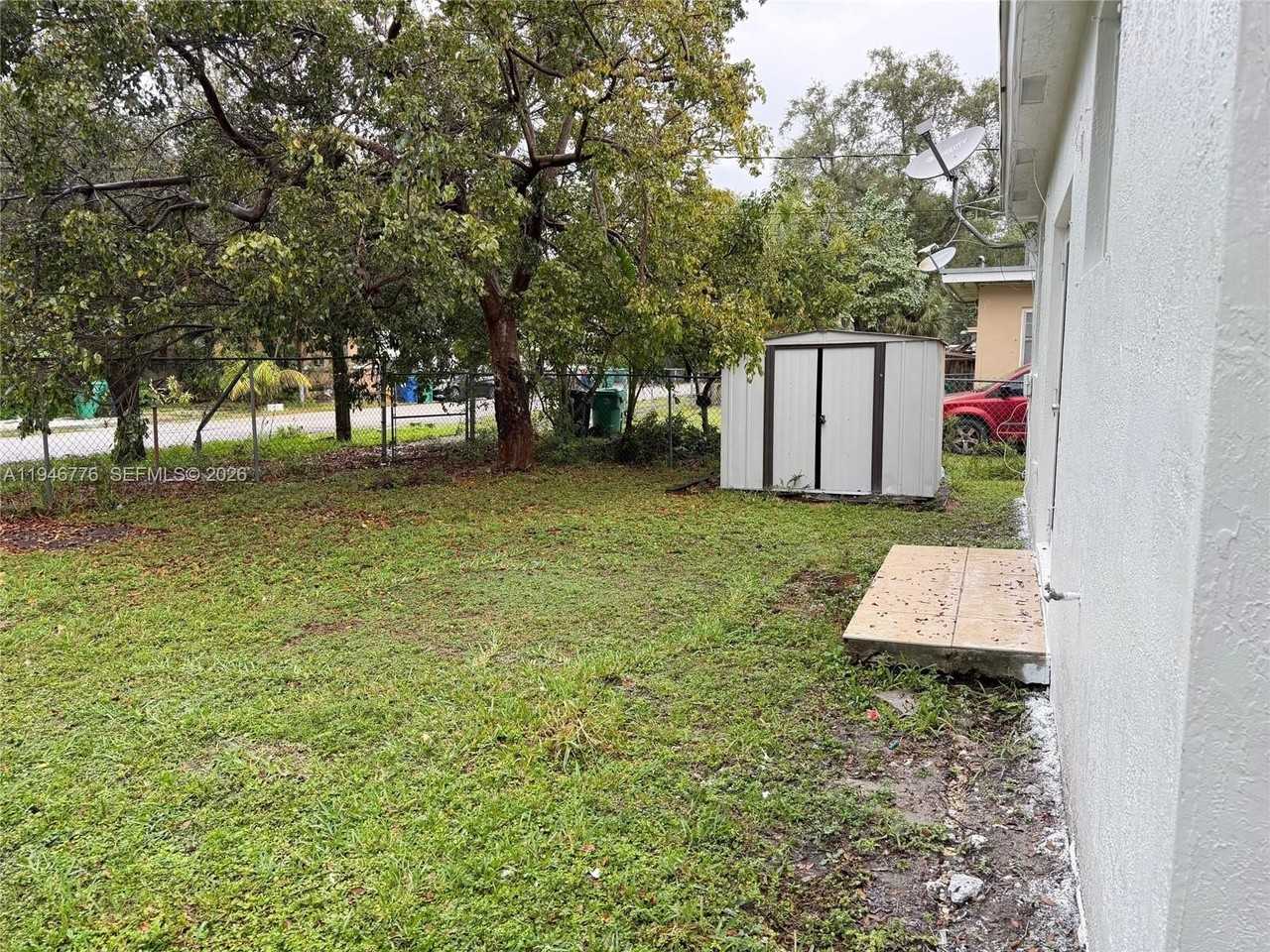 7720 Nw 8th Ave - Photo 5 of 15