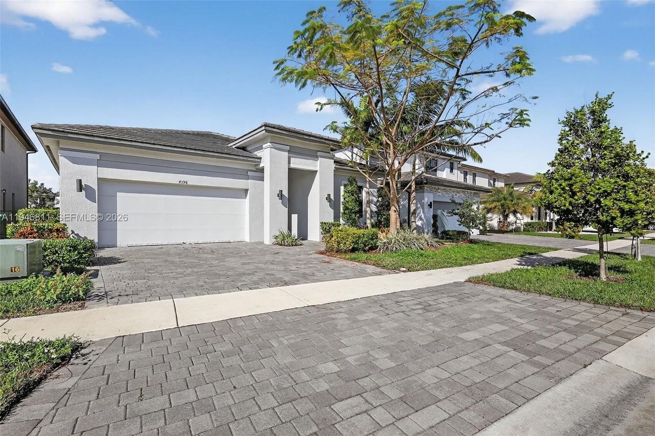 4398 Sw 173rd Ave #A - Photo 3 of 50