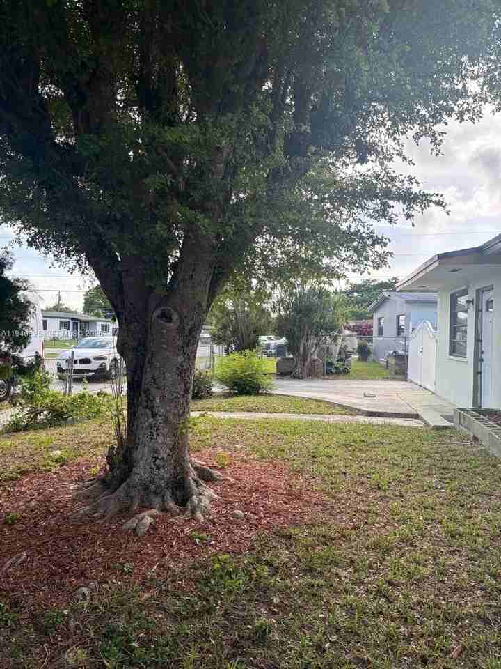 10791 Sw 221st St #0 - Photo 4 of 9