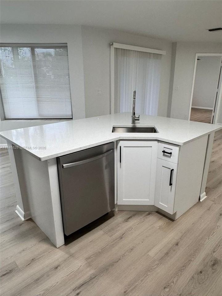 8960 Nw 40th St #8960 - Photo 5 of 21