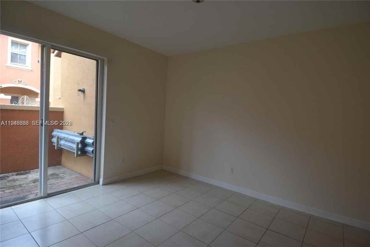 4903 N Harbor Isles Dr #5506 - Photo 3 of 11