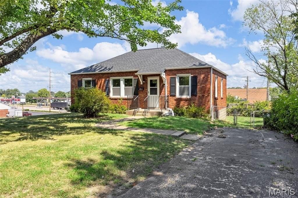 10019 Saint Martha Ln - Photo 2 of 26