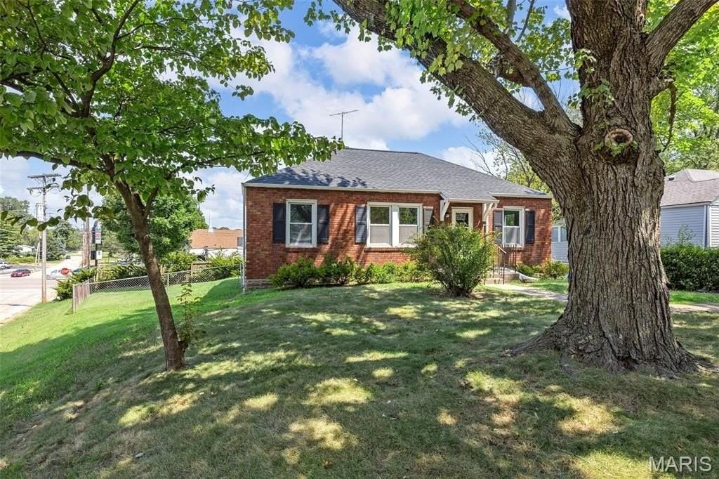 10019 Saint Martha Ln - Photo 3 of 26