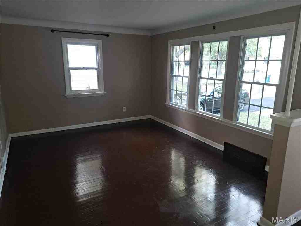 6933 Berkridge Ct - Photo 3 of 11