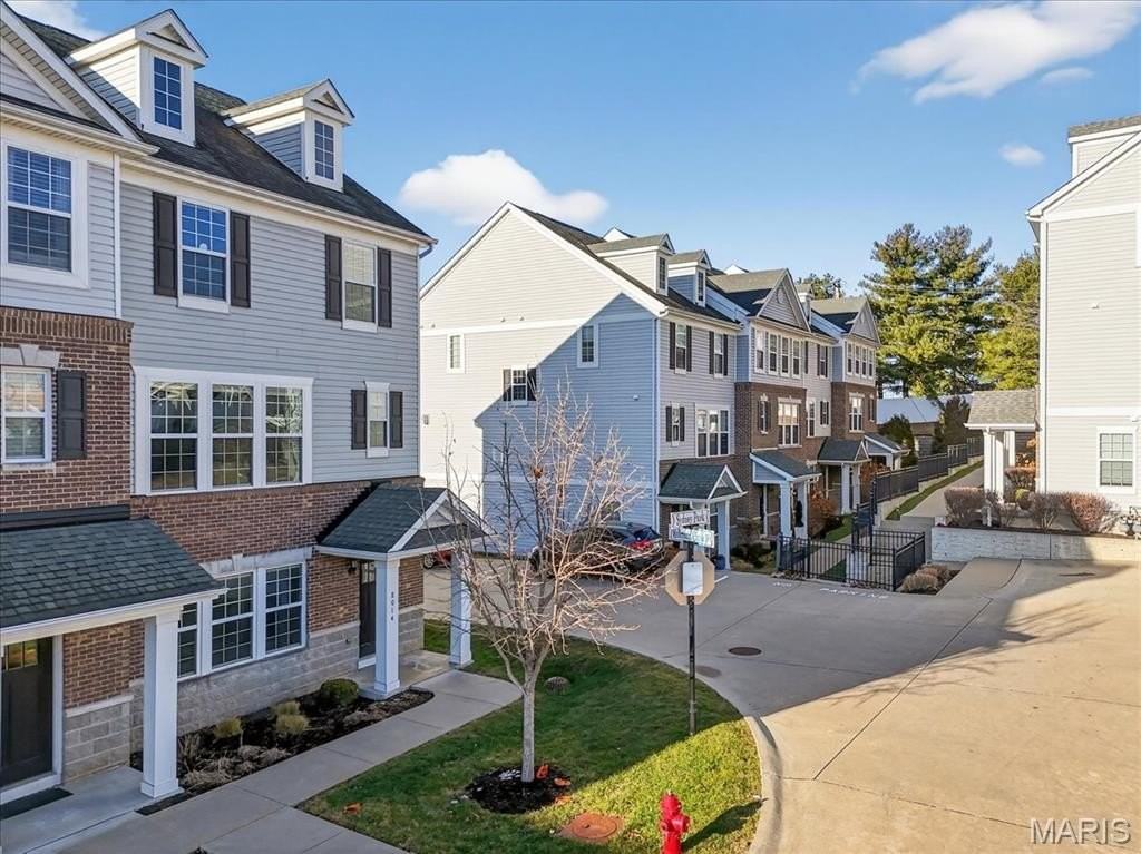 8014 Townes Way - Photo 3 of 41