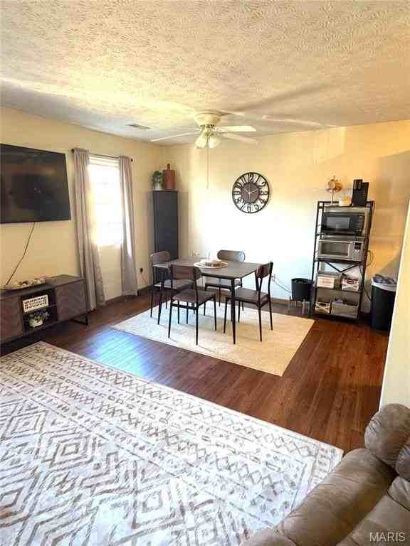 1315 Main St #D - Photo 3 of 9