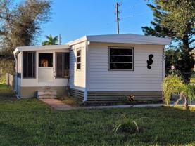 1300 Seahorse Ln - Photo 1 of 1