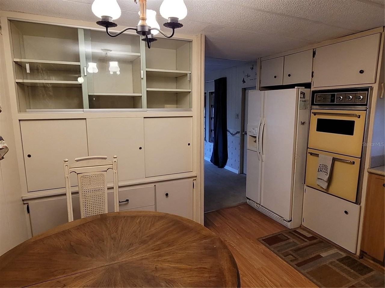 1300 Seahorse Ln - Photo 4 of 20