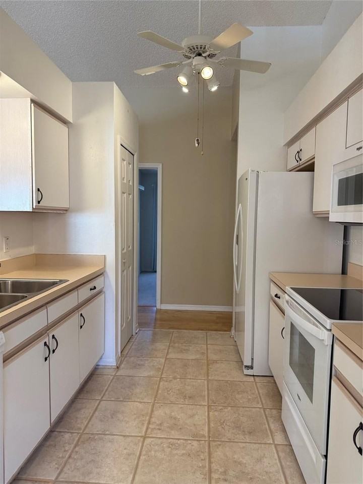 4501 River Ridge Dr - Photo 4 of 16