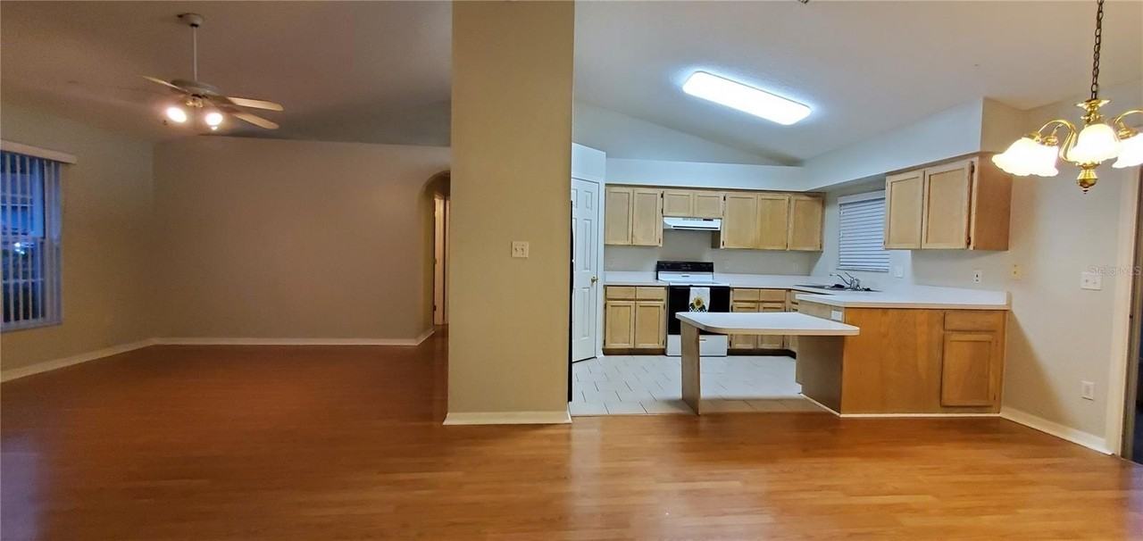 913 Palm Forest Ln - Photo 2 of 17