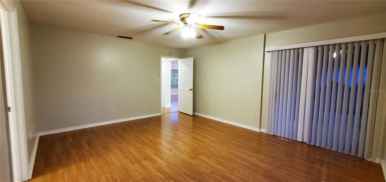 913 Palm Forest Ln - Photo 6 of 17