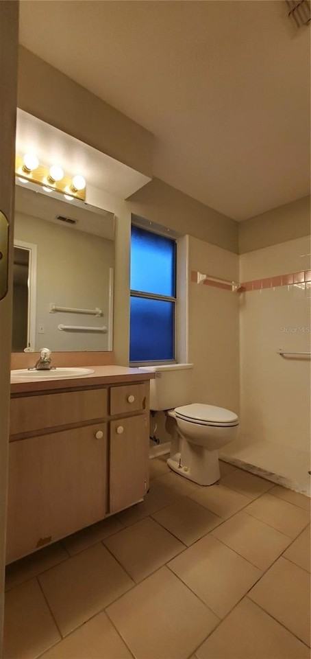 913 Palm Forest Ln - Photo 7 of 17