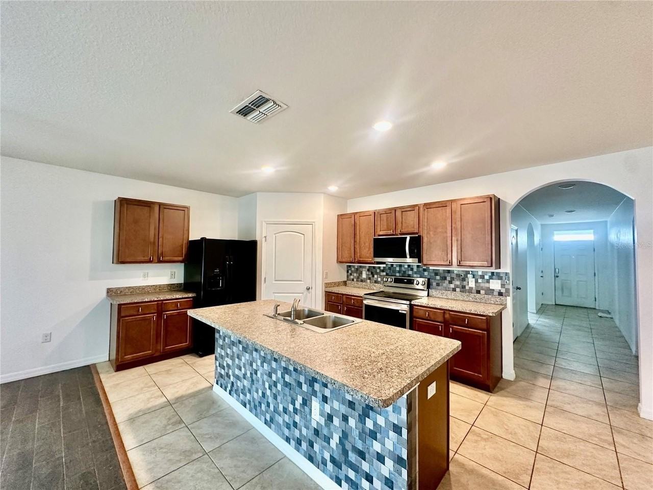 988 Summer Glen Dr - Photo 3 of 24